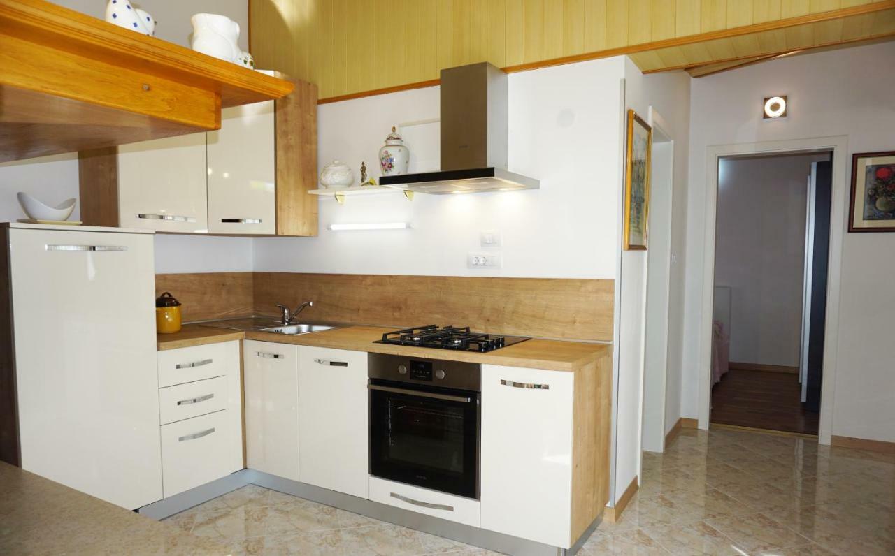 Antonio Apartment 2 Ровин Екстериор снимка